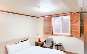 Noble Hotel